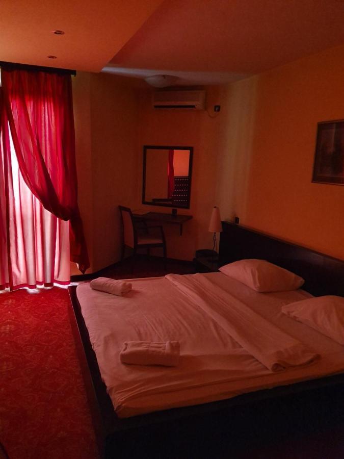 Hotel Sajam Новий Сад Екстер'єр фото